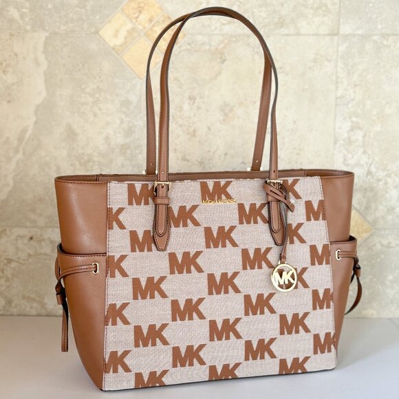 Michael Kors Gilly LG Drawstring Travel Tote Shoulder Bag MK Graphic Logo Brown - Picture 3 of 15